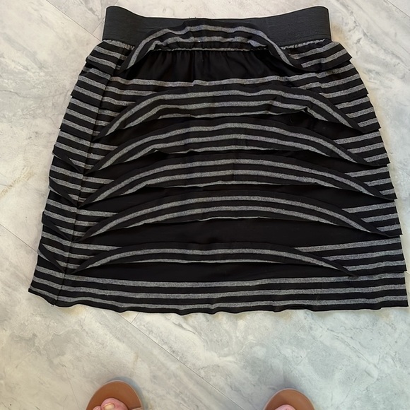 Fire Los Angeles  skirt  Black/gray Striped  Layers of gathered ruffles  Size M - Picture 2 of 6